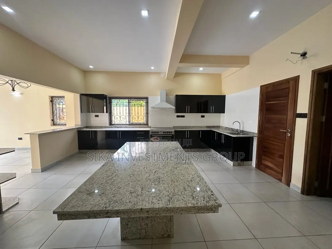 6bdrm Villa in Oysterbay, Kinondoni for rent