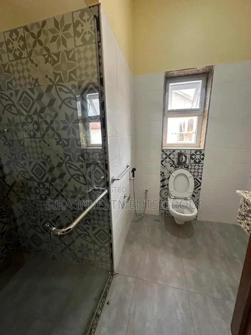 6bdrm Villa in Oysterbay, Kinondoni for rent