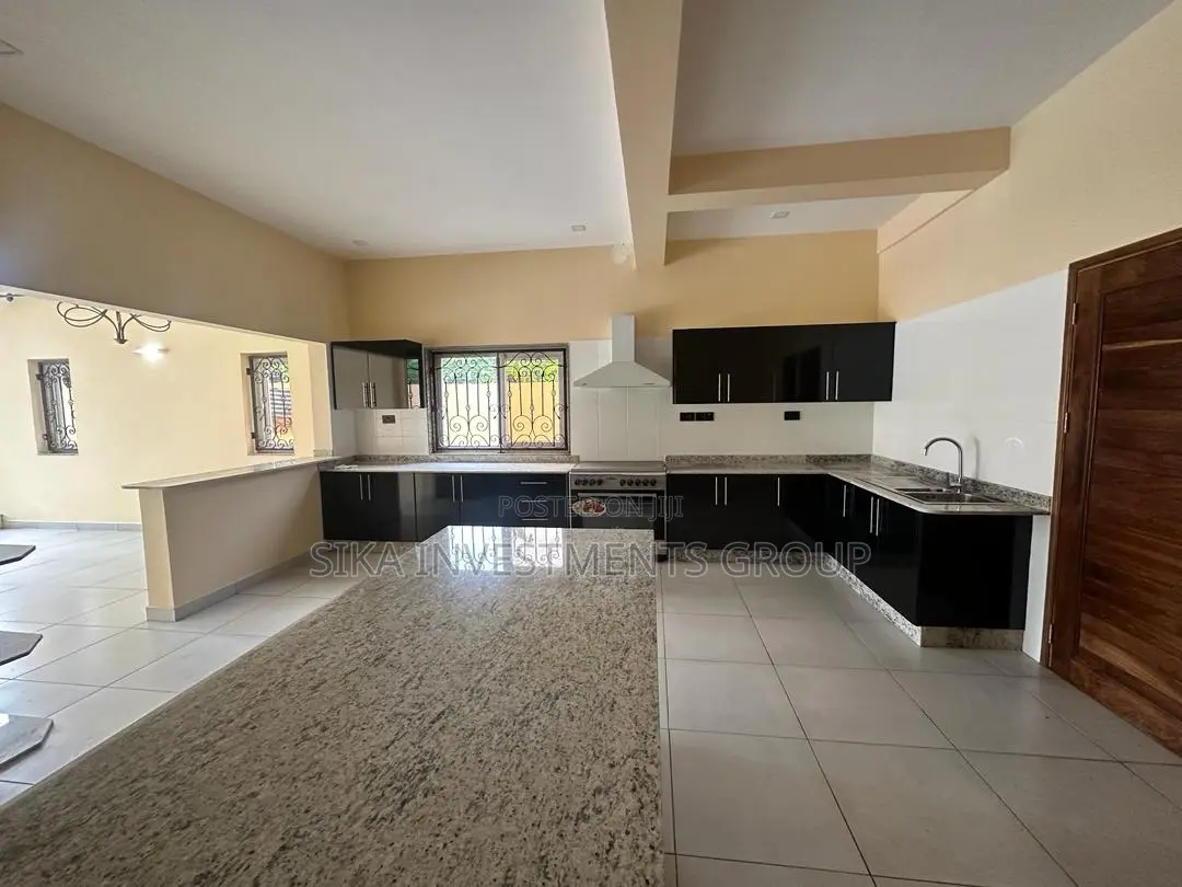 6bdrm Villa in Oysterbay, Kinondoni for rent
