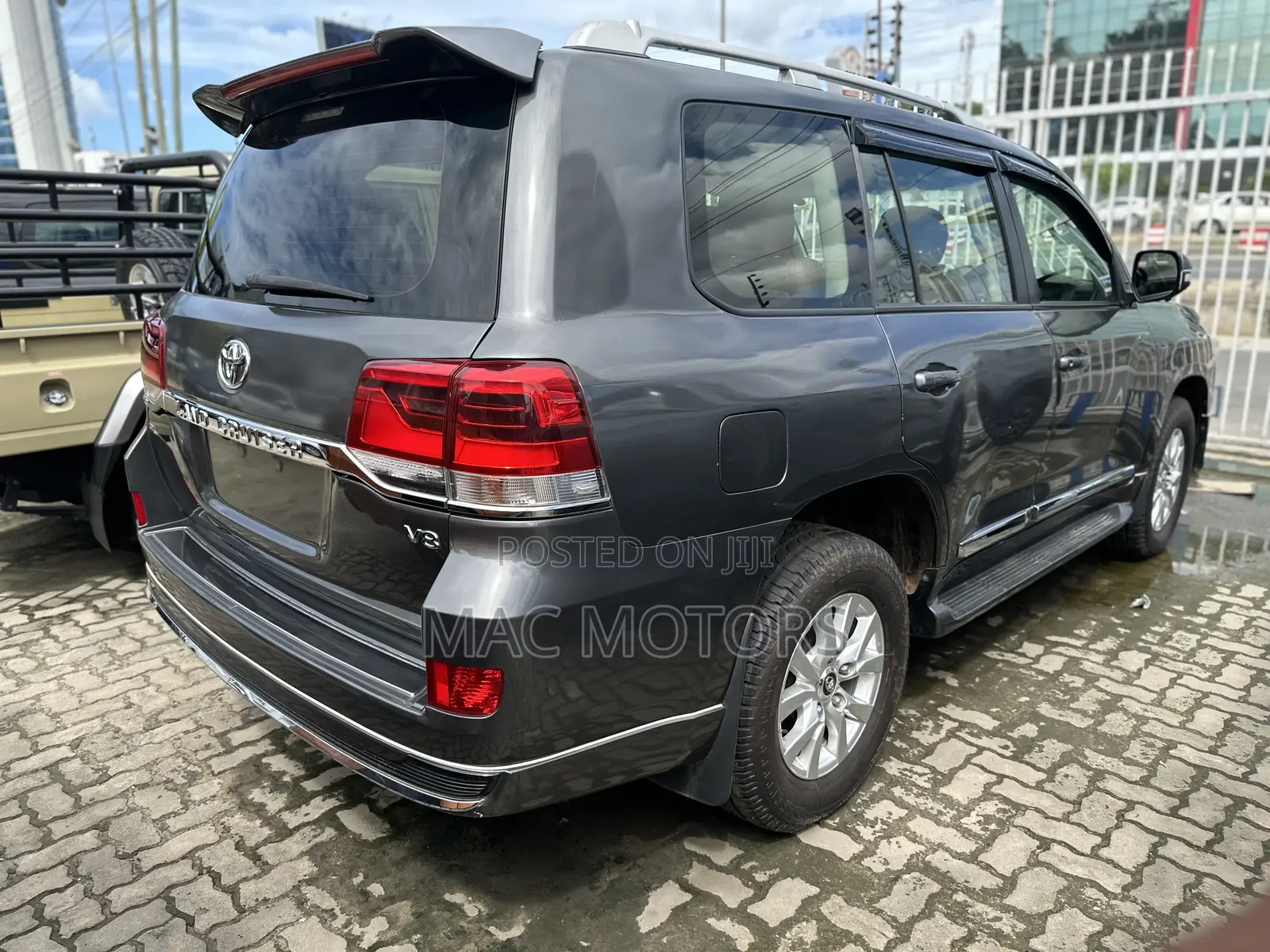 Toyota Land Cruiser 4.5 V8 GXR 2021 Gray