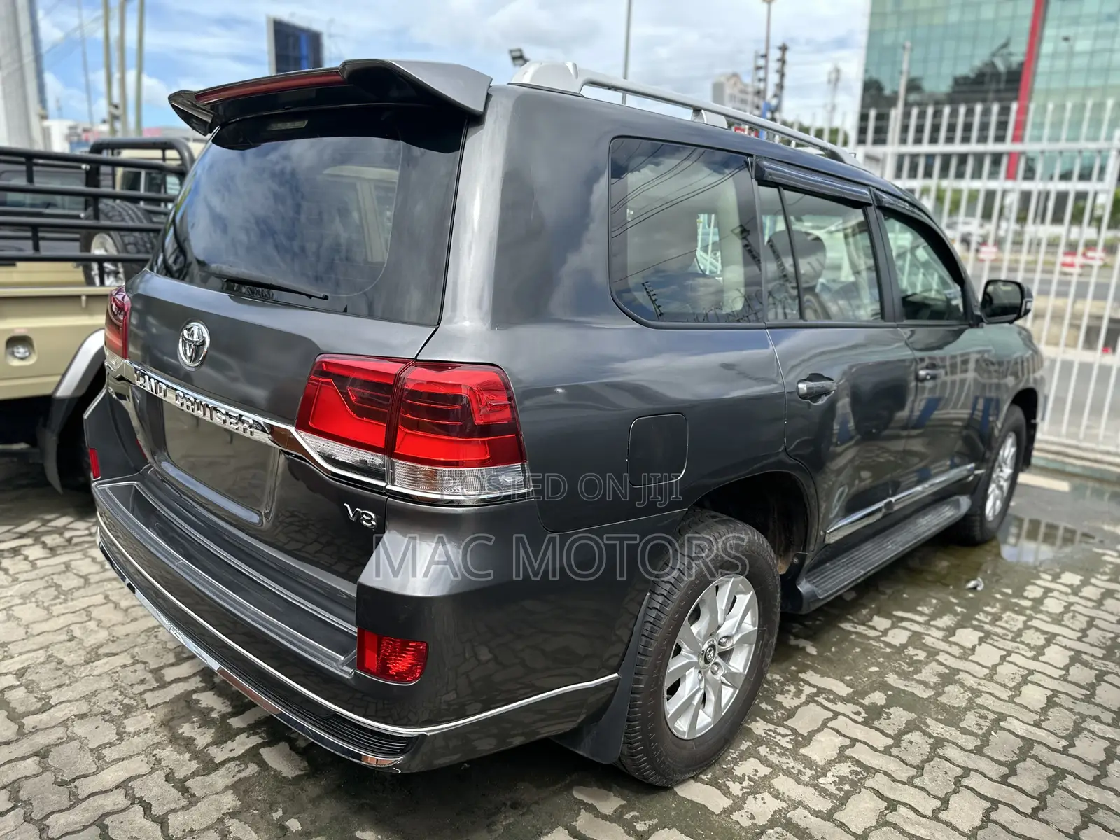 Toyota Land Cruiser 4.5 V8 GXR 2021 Gray