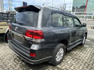Toyota Land Cruiser 4.5 V8 GXR 2021 Gray