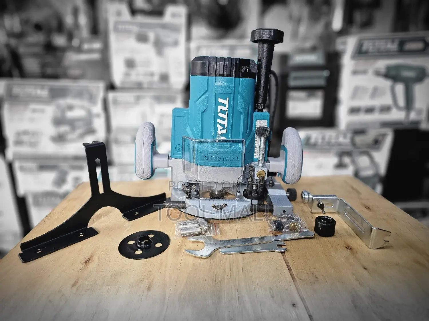 Total Router Heavy Duty 2200w