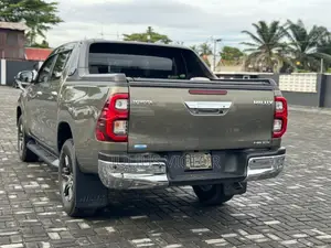 Toyota Hilux 2020 Beige