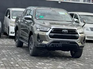 Toyota Hilux 2020 Beige