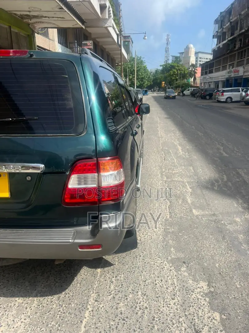 Toyota Land Cruiser 2004 Green