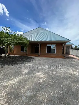 5bdrm Bungalow in Bunju Beach for sale