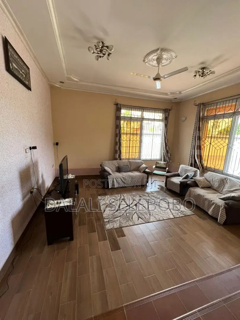 5bdrm Bungalow in Bunju Beach for sale
