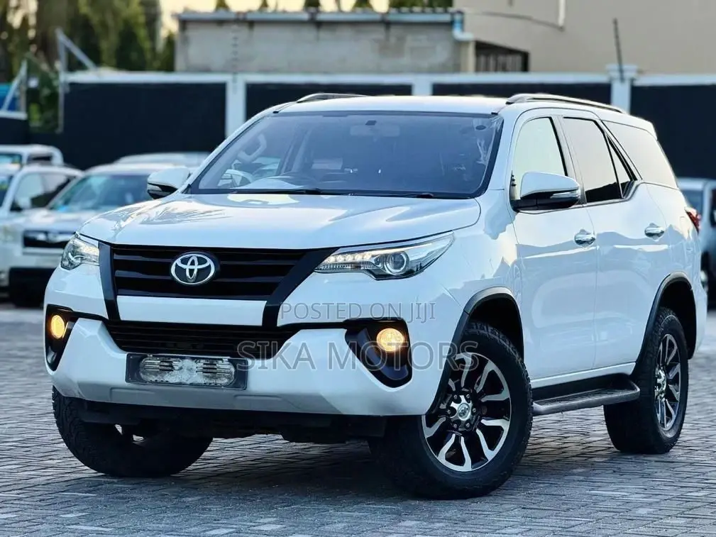 Toyota Fortuner 2017 White