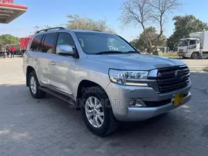 Toyota Land Cruiser 2017 Silver