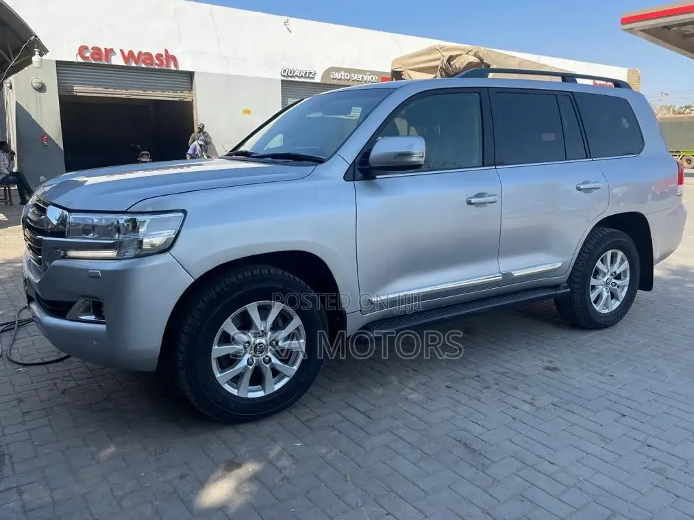 Toyota Land Cruiser 2017 Silver