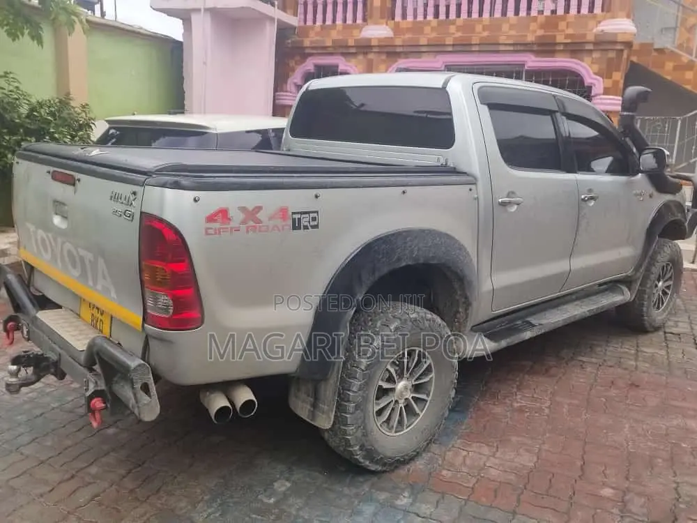 Toyota Hilux 2009 Silver