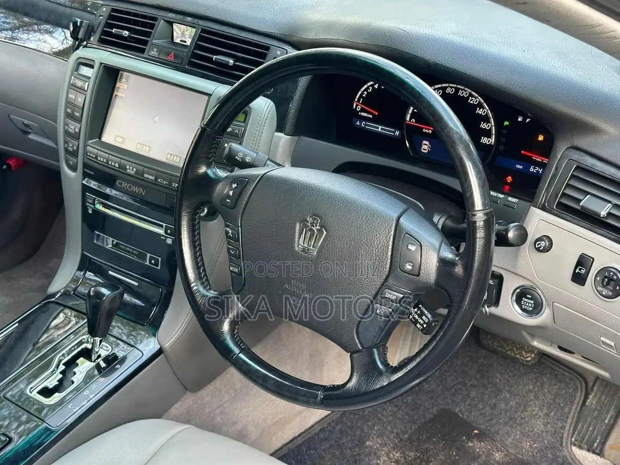 Toyota Crown 2004 Silver