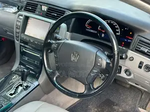 Toyota Crown 2004 Silver