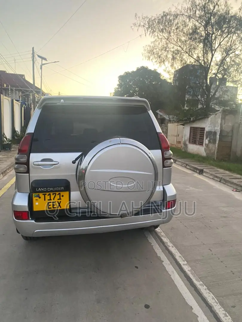 Toyota Land Cruiser Prado 2005 Silver