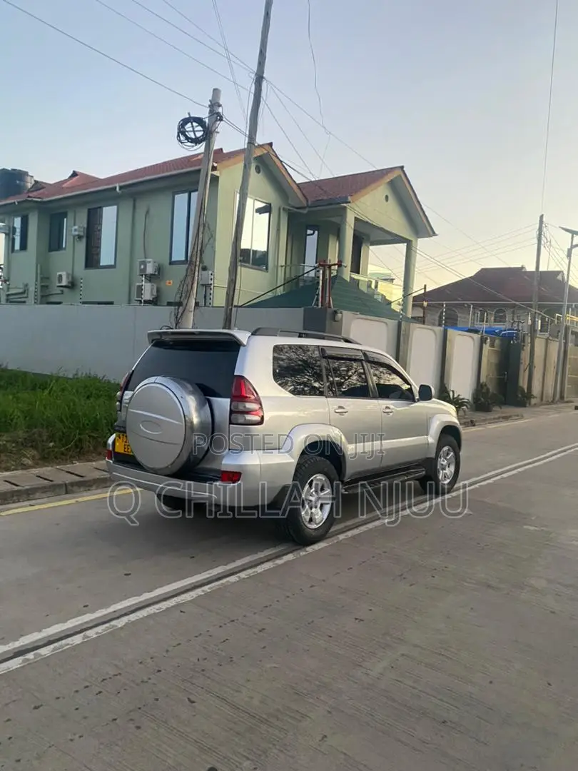 Toyota Land Cruiser Prado 2005 Silver