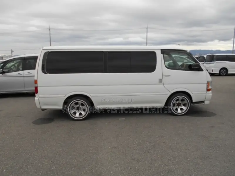 Toyota HiAce 2004 White
