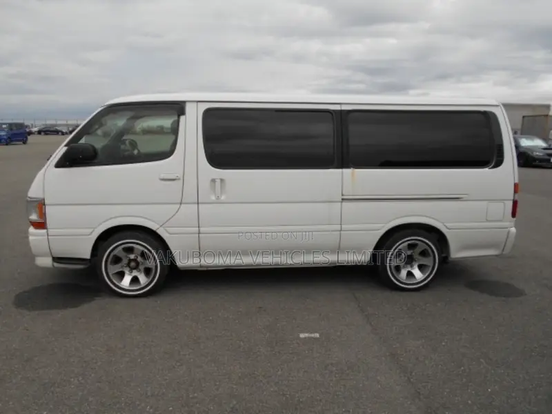 Toyota HiAce 2004 White