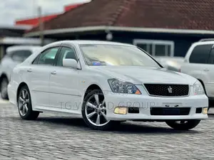 Photo - Toyota Crown 2007 White