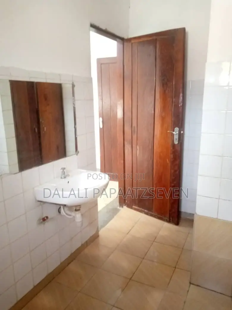 4bdrm House in Dalalipapaatzseven, Kijitonyama for rent