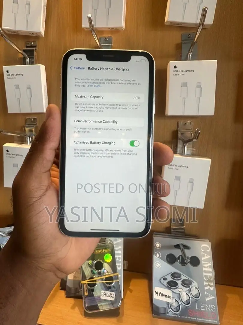 Apple iPhone XR 64 GB White
