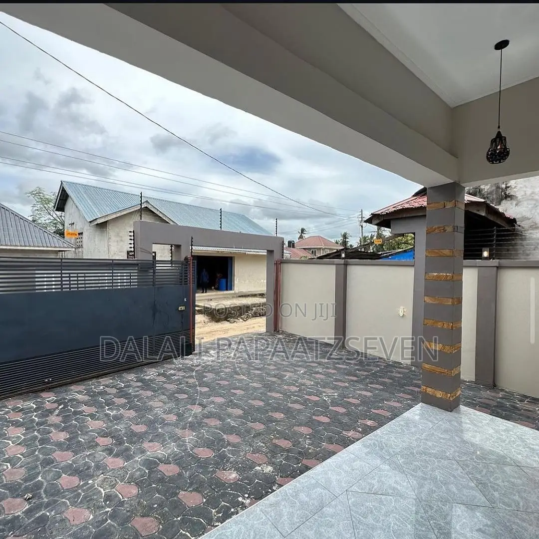 3bdrm House in Dalalipapaatzseven, Bunju for sale