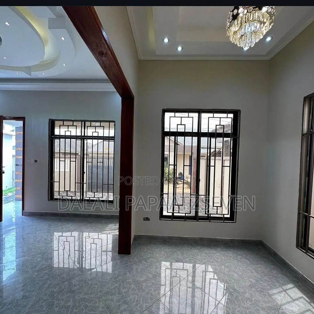 3bdrm House in Dalalipapaatzseven, Bunju for sale