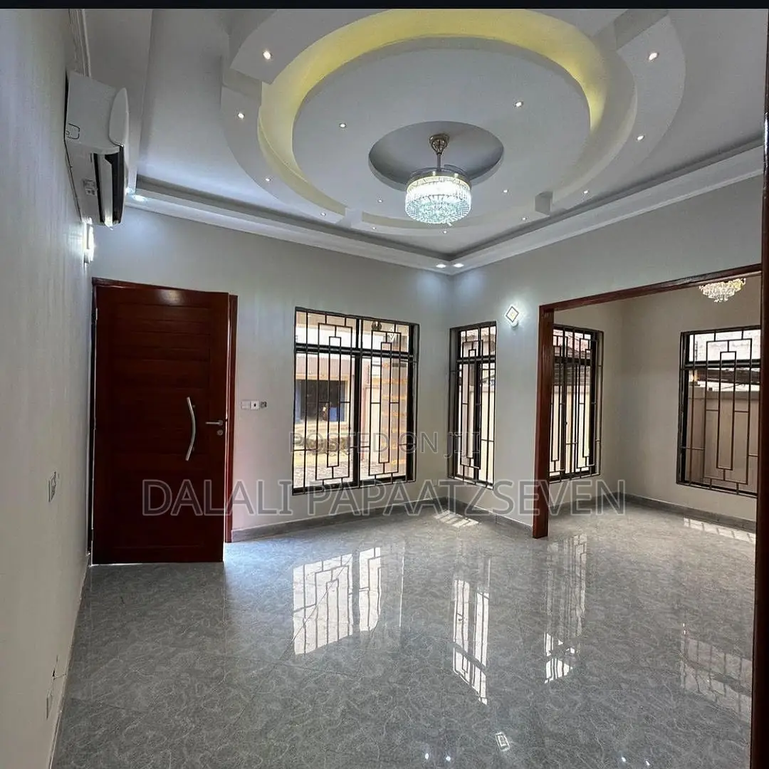 3bdrm House in Dalalipapaatzseven, Bunju for sale