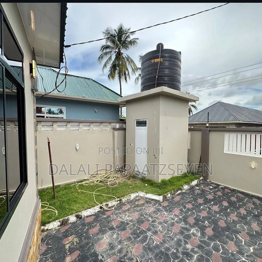 3bdrm House in Dalalipapaatzseven, Bunju for sale