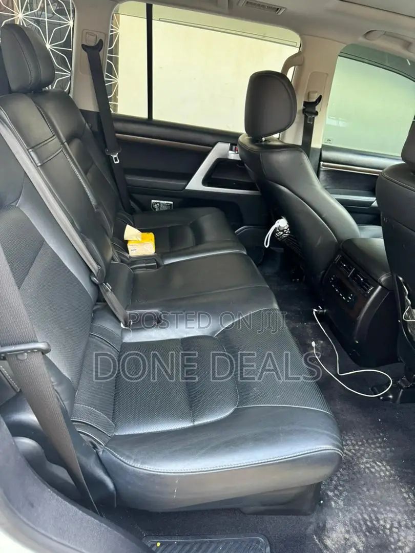 Toyota Land Cruiser 2017 White