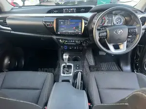 Toyota Hilux 2021 Black