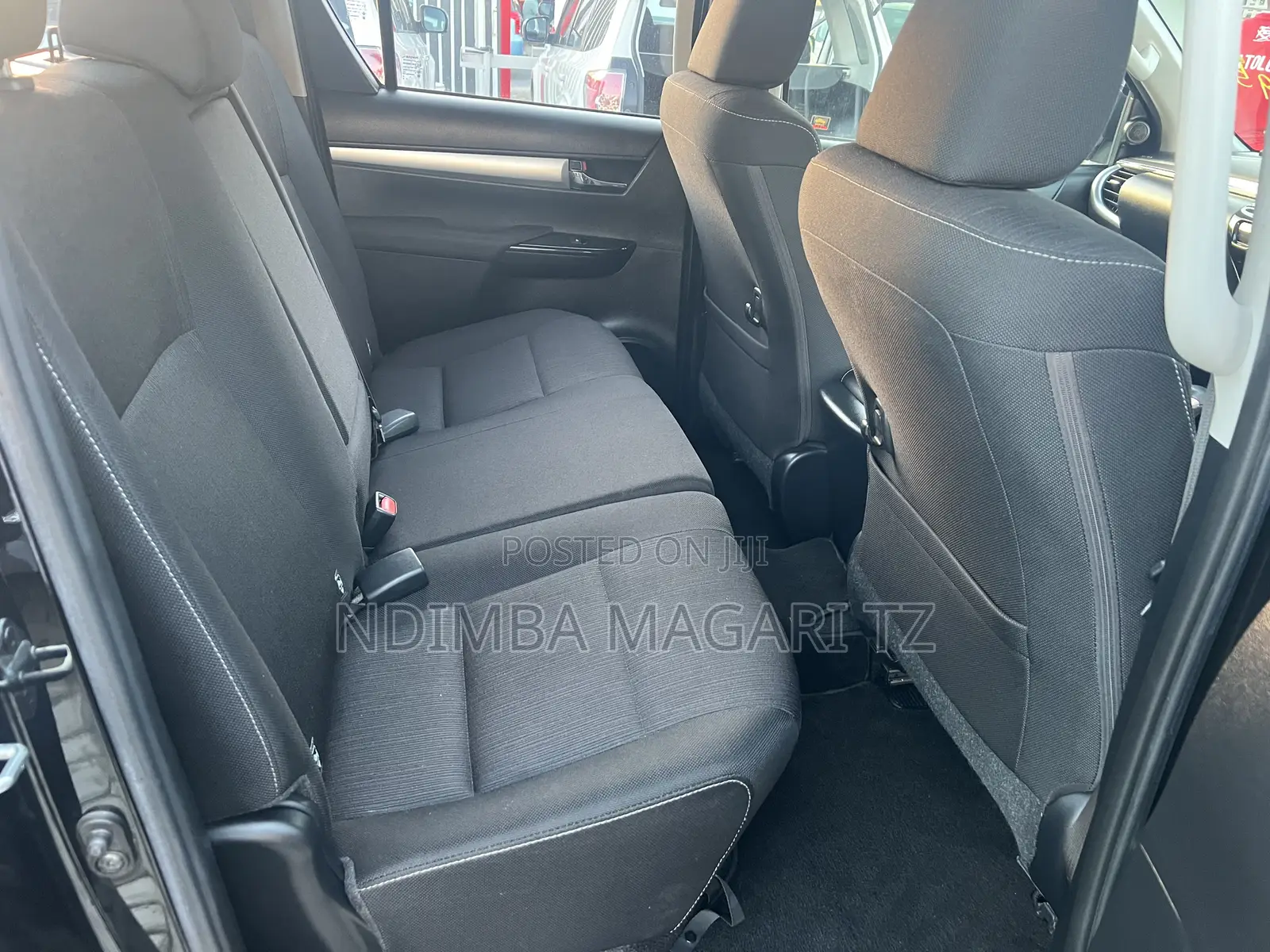 Toyota Hilux 2021 Black