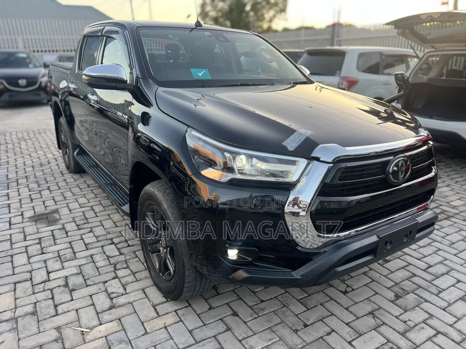 Toyota Hilux 2021 Black