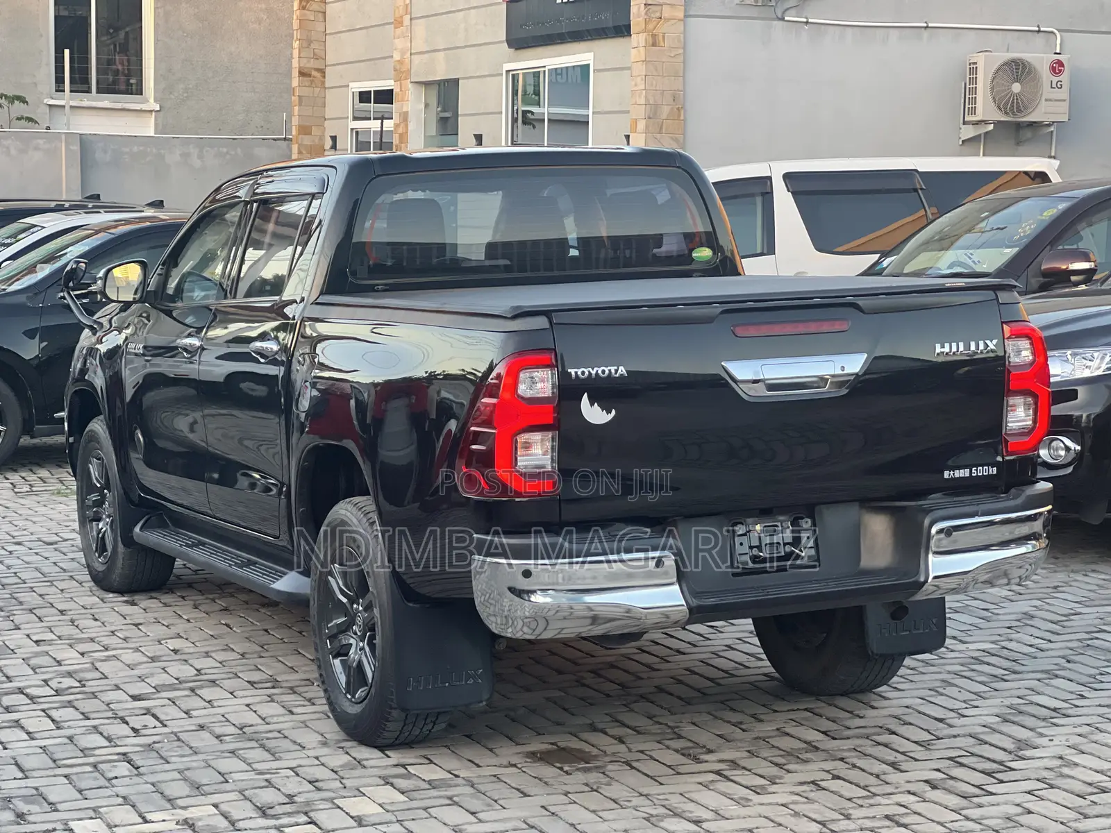 Toyota Hilux 2021 Black