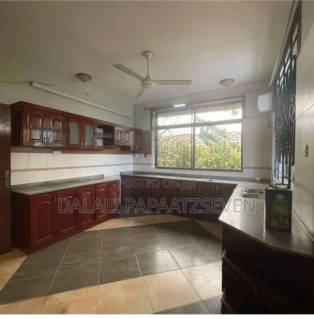 6bdrm House in Dalalipapaatzseven, Kinondoni for rent