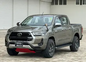 Toyota Hilux 2022 Gray