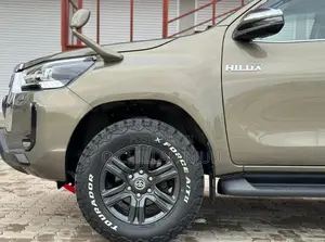 Toyota Hilux 2022 Gray