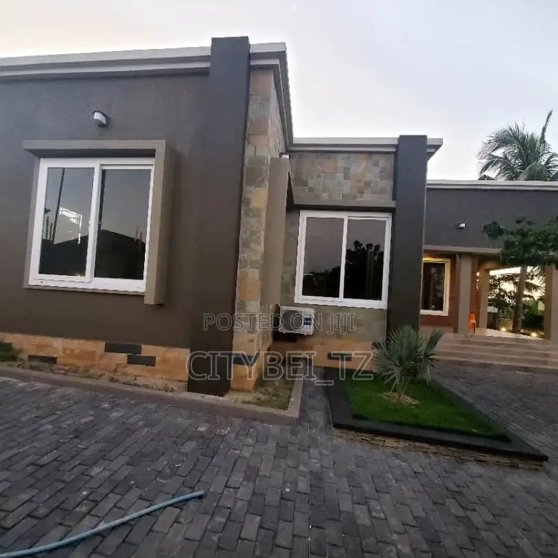 3bdrm Mansion in Madale, Kinondoni for sale