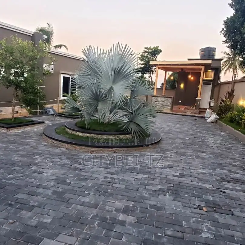 3bdrm Mansion in Madale, Kinondoni for sale