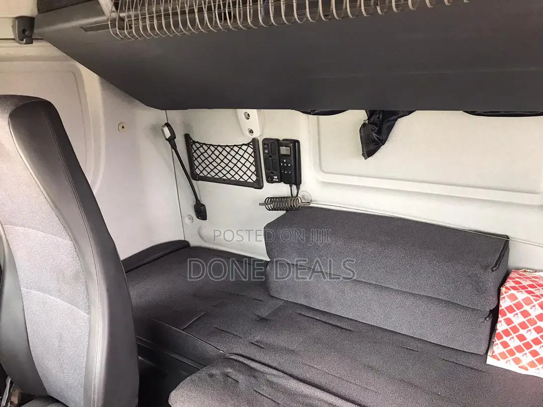 Car 2008 Red