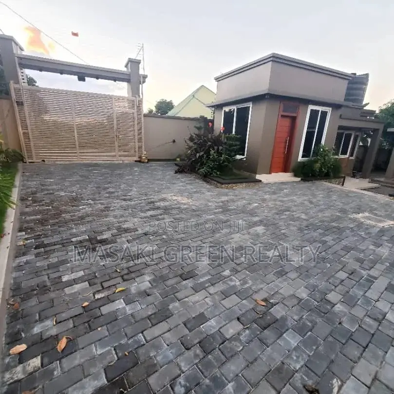 3bdrm House in Madale Mivumoni, Kinondoni for sale