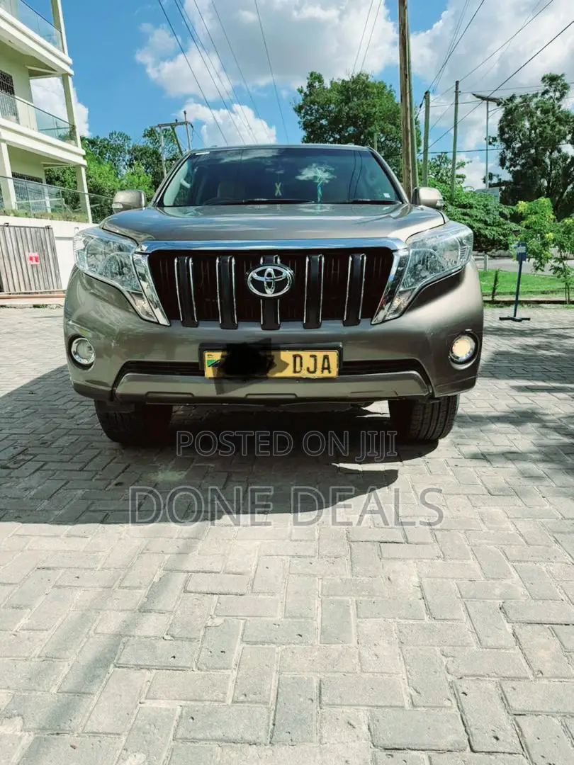 Toyota Land Cruiser Prado 2012 Gold