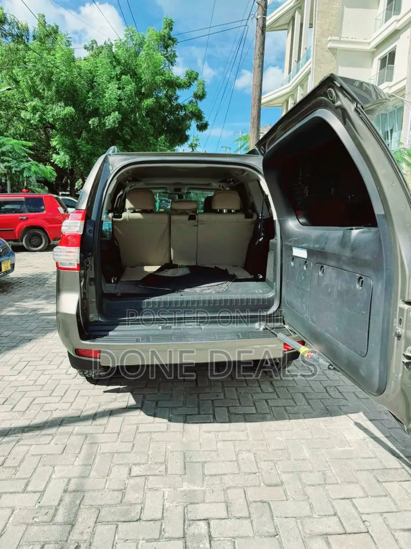 Toyota Land Cruiser Prado 2012 Gold