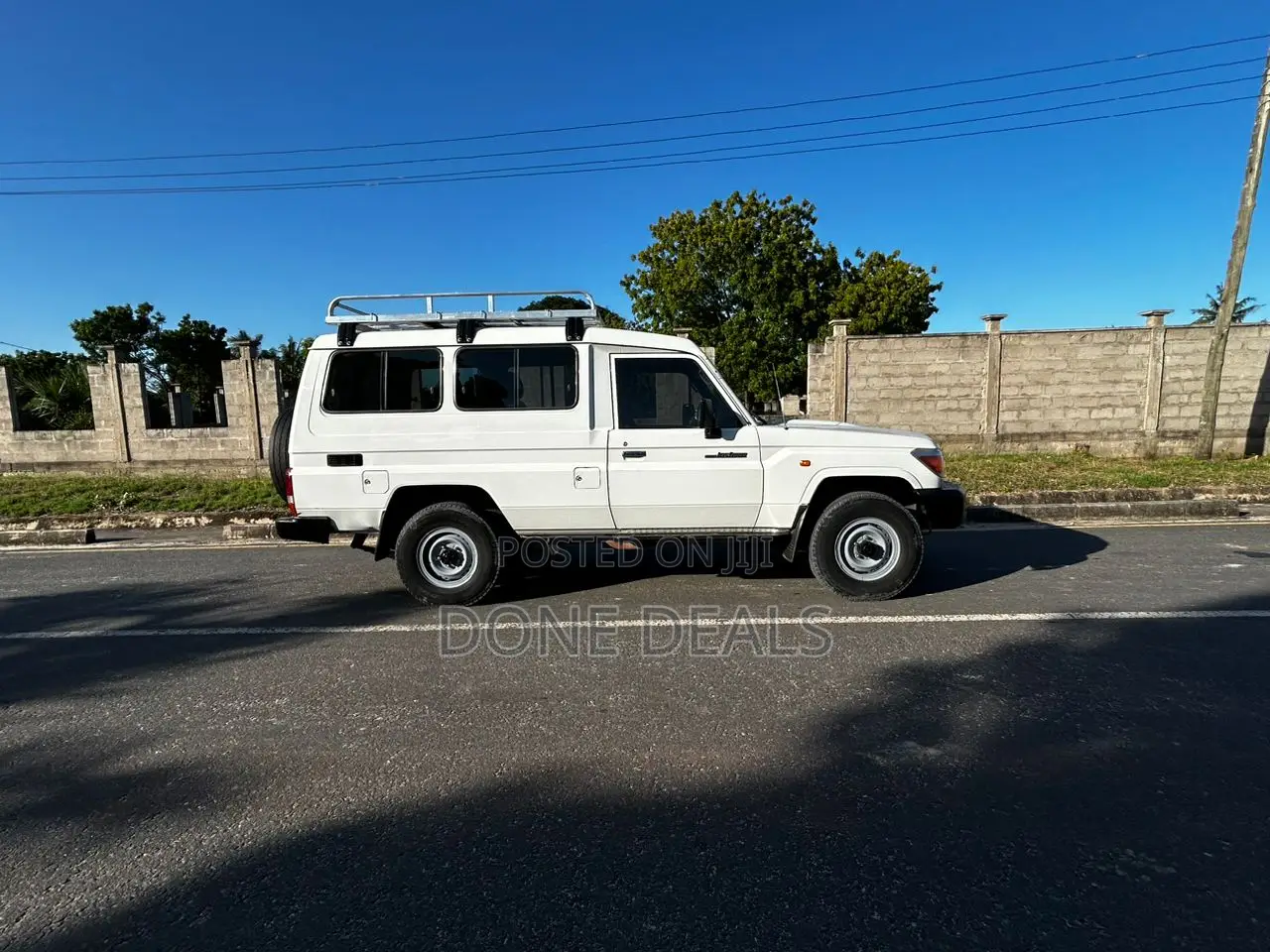 Toyota Land Cruiser 2011 White