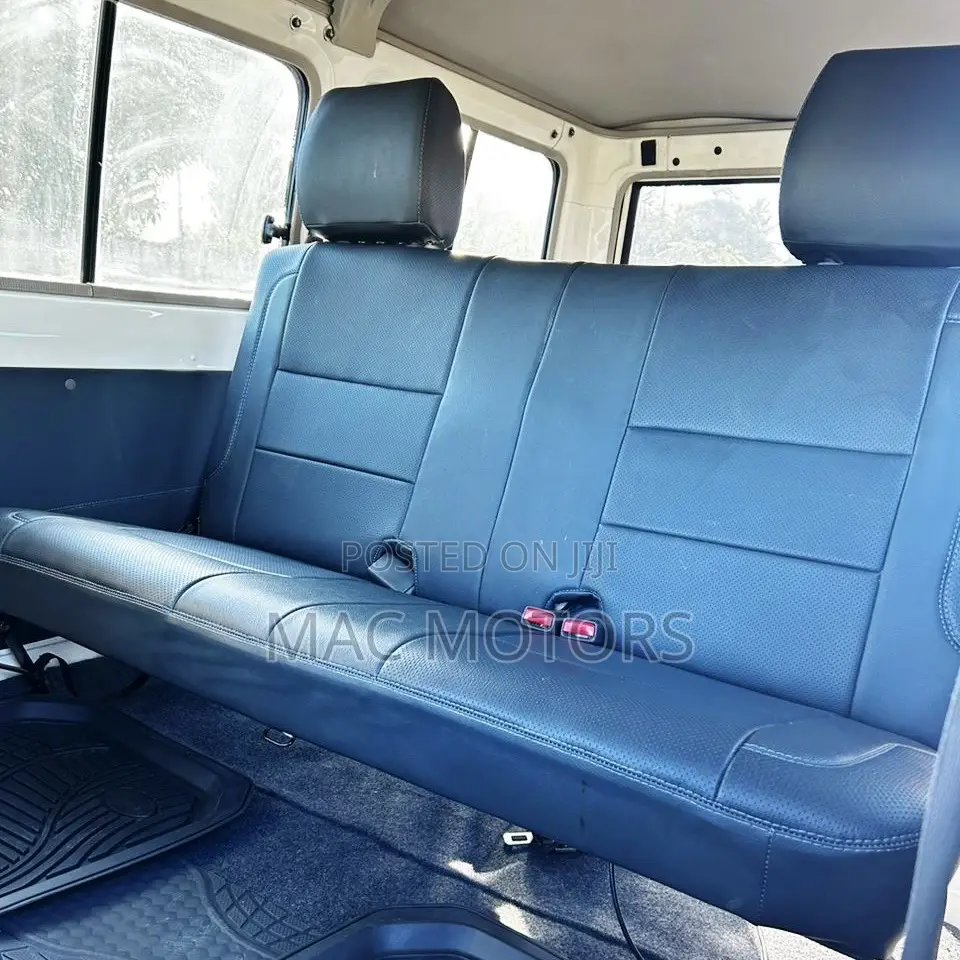 Toyota Land Cruiser 4.0 V6 GX 2011 White