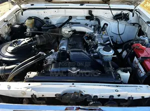 Toyota Land Cruiser 4.0 V6 GX 2011 White