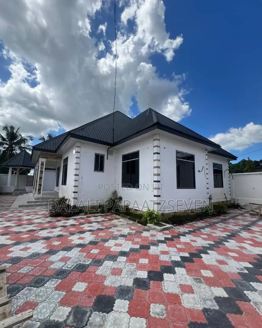 3bdrm House in Dalalipapaatzseven, Kinondoni for rent
