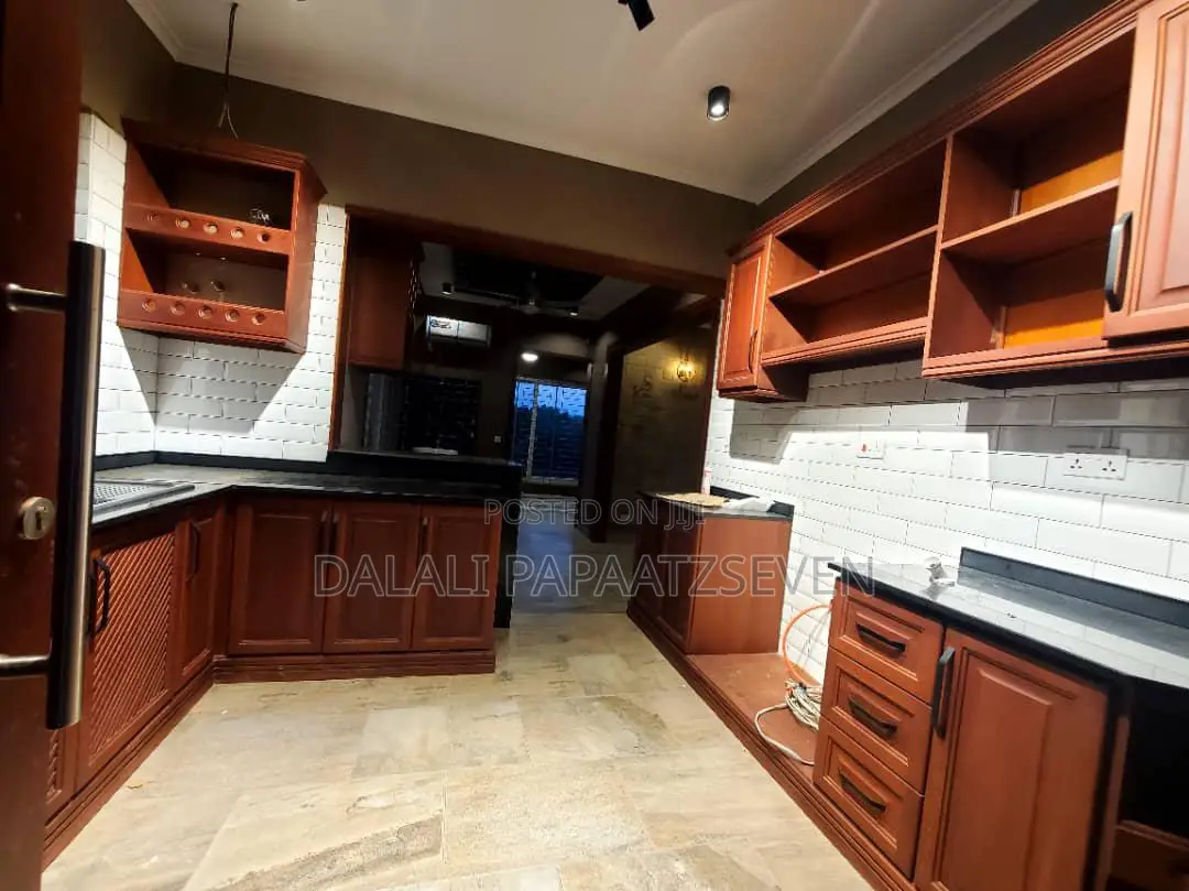 3bdrm House in Dalalipapaatzseven, Kinondoni for rent