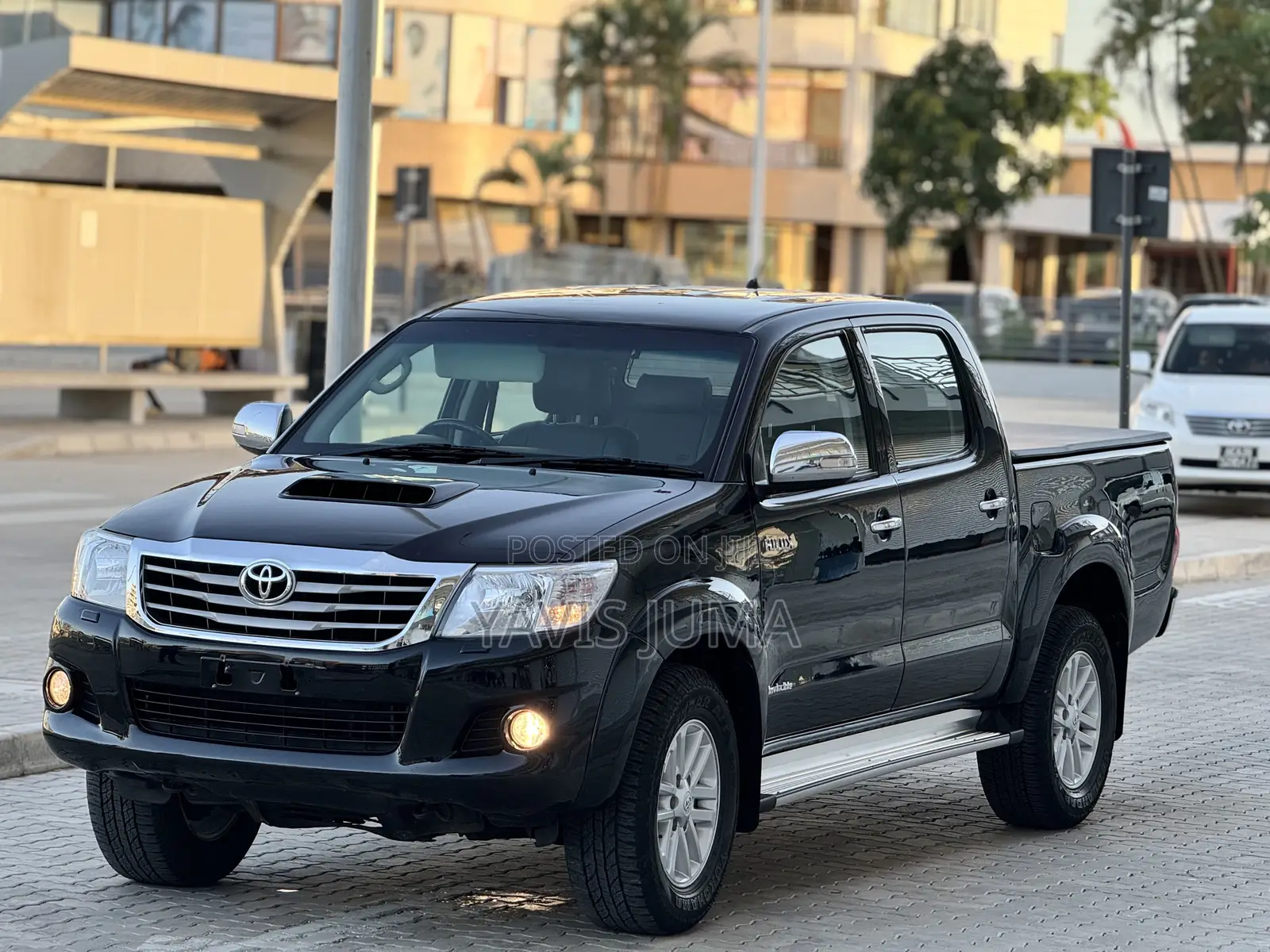 Toyota Hilux 2014 Black