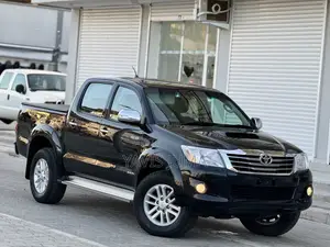 Toyota Hilux 2014 Black
